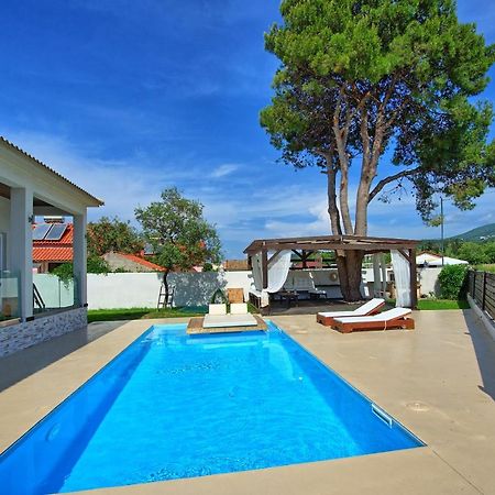 Beach Villa Christina By Posarellivillas Ахарави Экстерьер фото