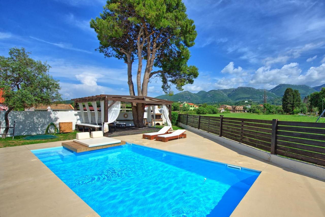 Beach Villa Christina By Posarellivillas Ахарави Экстерьер фото