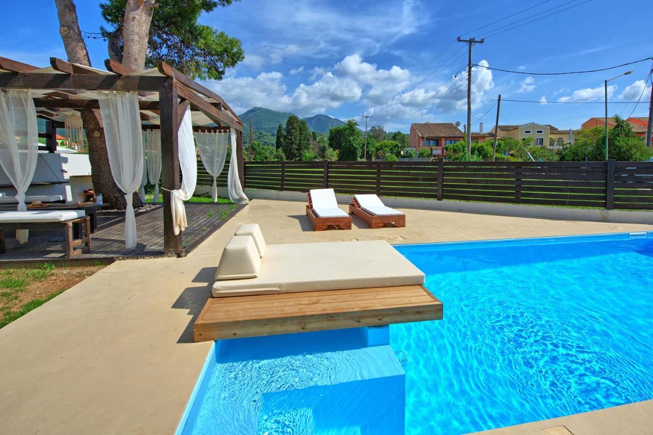 Beach Villa Christina By Posarellivillas Ахарави Экстерьер фото
