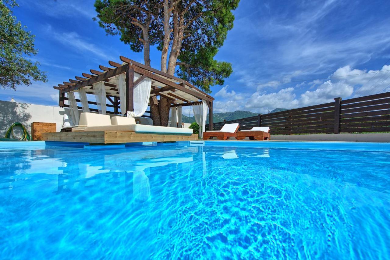 Beach Villa Christina By Posarellivillas Ахарави Экстерьер фото