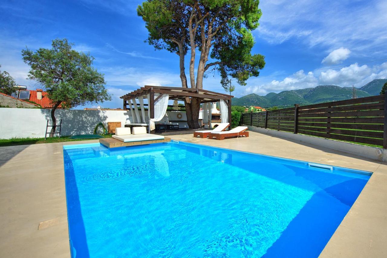 Beach Villa Christina By Posarellivillas Ахарави Экстерьер фото