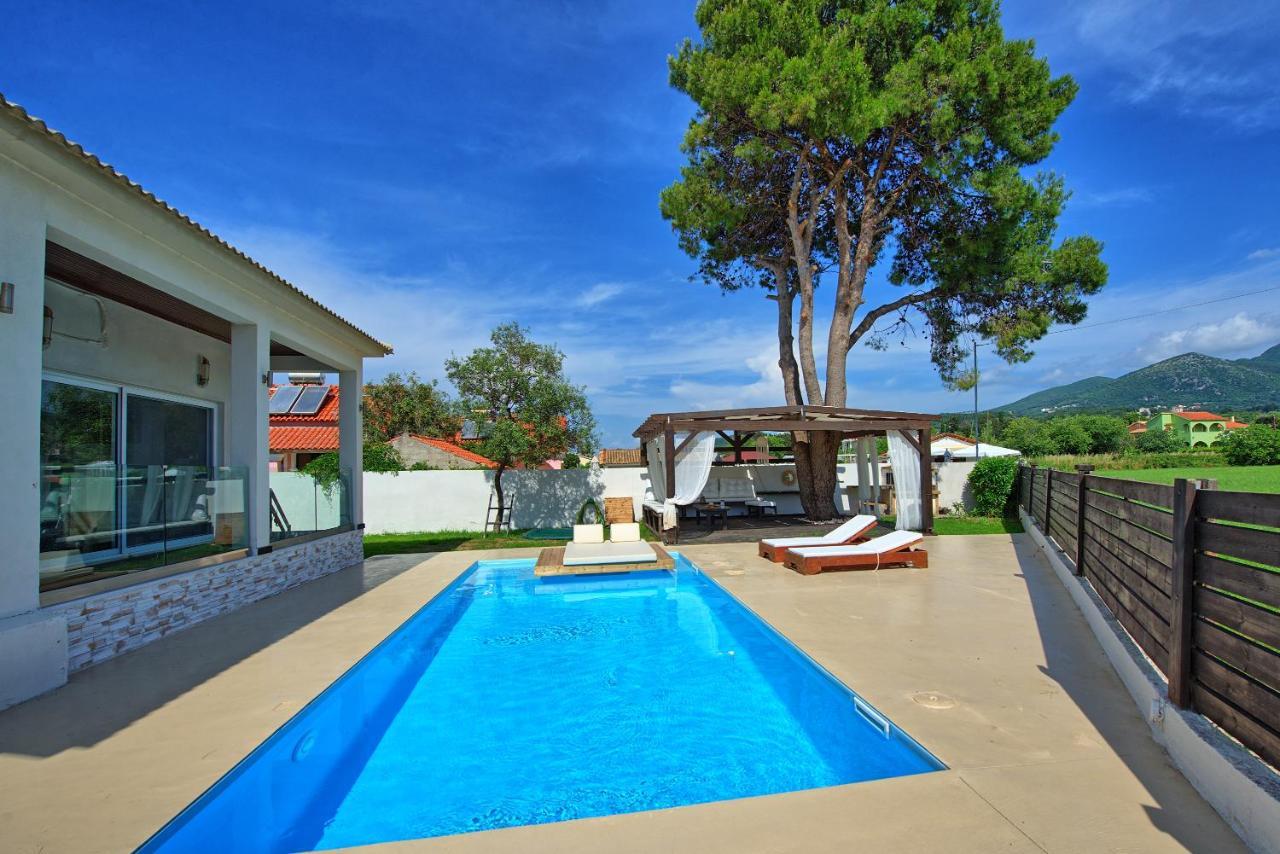 Beach Villa Christina By Posarellivillas Ахарави Экстерьер фото
