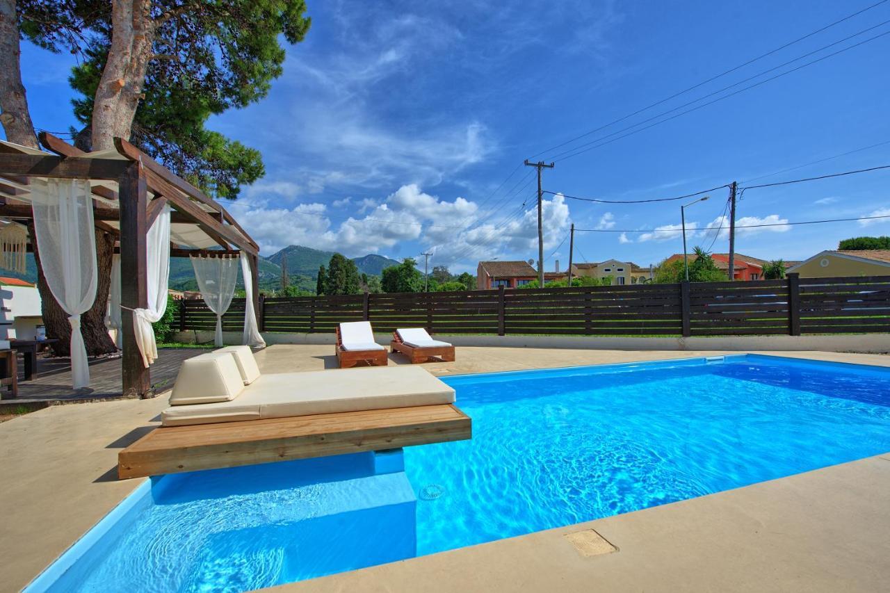 Beach Villa Christina By Posarellivillas Ахарави Экстерьер фото